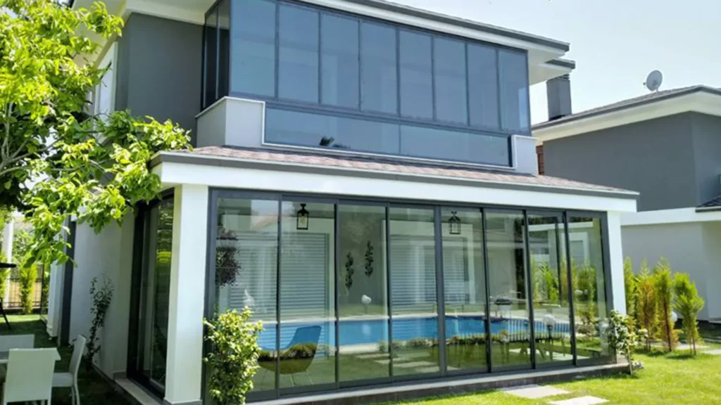 Zložljiva steklena stena po meri