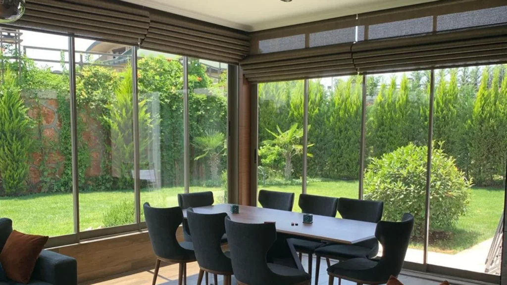 Moderna zložljiva drsna stena za balkon ali teraso