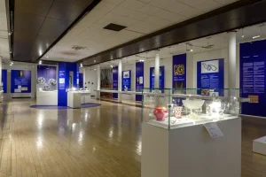 steklene-vitrine-po-meri- 00001