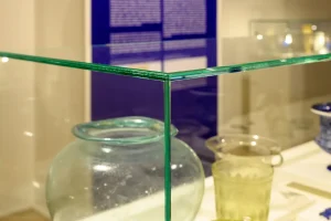 steklene-vitrine-po-meri- 00002